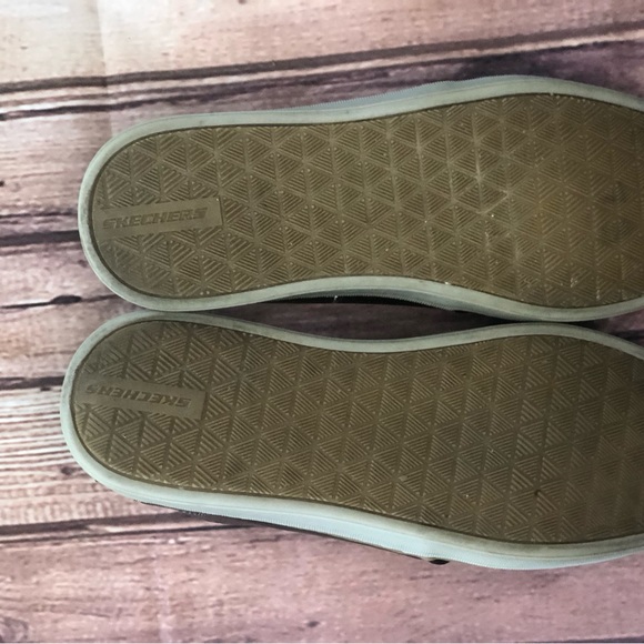 Men’s size 9 Sketchers - Picture 5 of 6